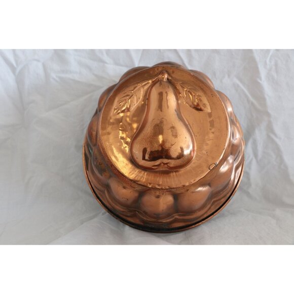 Vtg Copper Embossed Pear Round Mold Made In Italy Jell-O Gelatin Wall Hanging - Picture 1 of 4